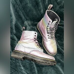 Dr. martins sparkly boots ✨
1460 PASCAL RAINBOW GLITTER